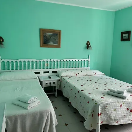El Castanu De Guest house